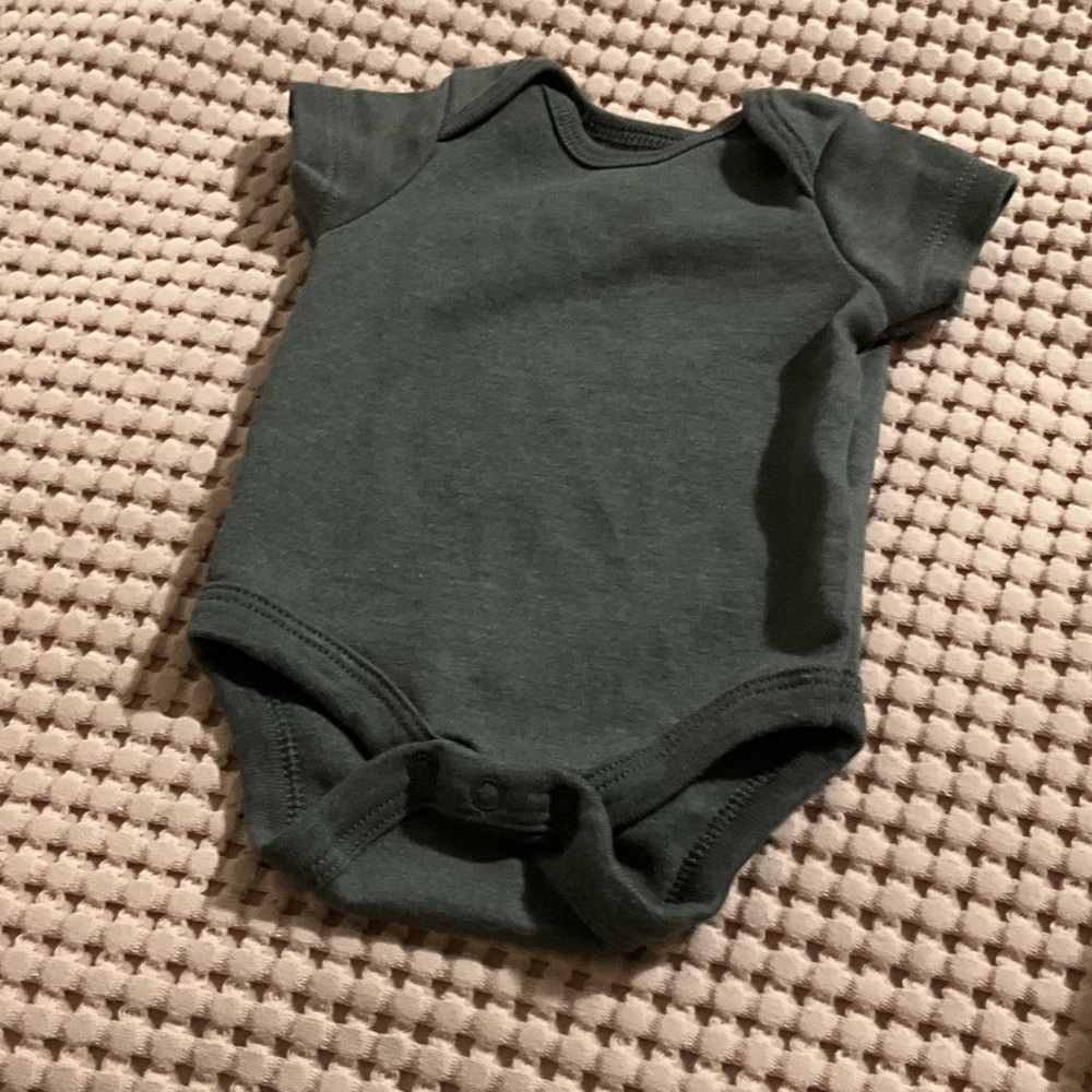 Clearance Newborn 3 piece Classic Gray baby: onesie,pants and Jacket - Picture 3 of 6